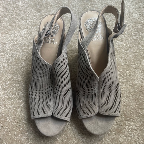 NWT Vince Camuto block heels - Picture 3 of 3